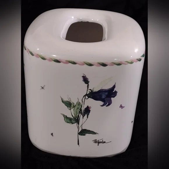 Tissue holder - Picture 6 of 11